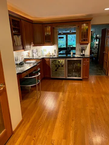 A bright, freshly cleaned kitchen